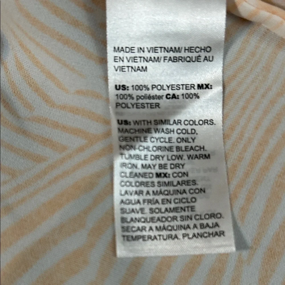Chico's Size 2 (regular L) Cream and Orange Patterned Blouse - Picture 7 of 8